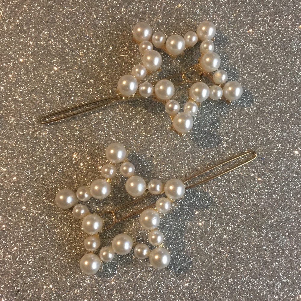Star shape pearled/gold hair clip